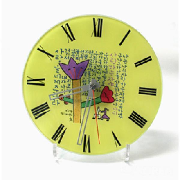 Glass clock by Incal