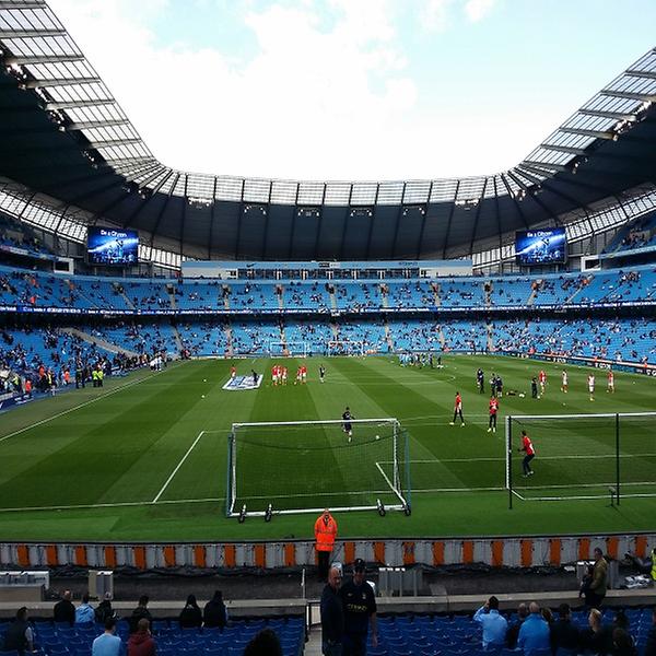 FULL COLOR OUT DOOR SCREEN & RIBBON BOARD