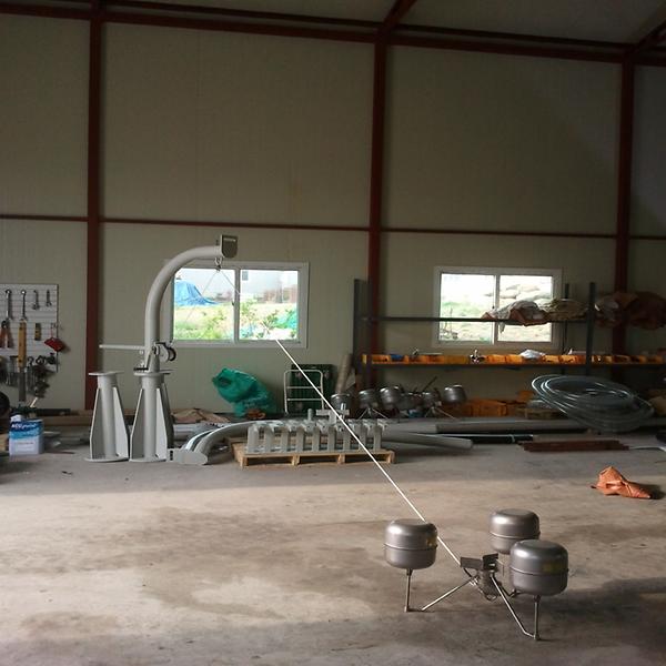 FLOATING OIL SKIMMER