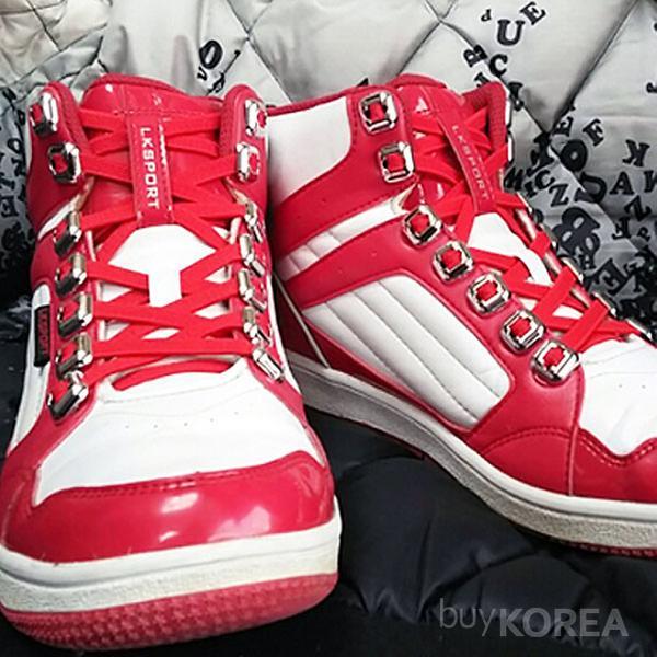 Shoes decorated with clip