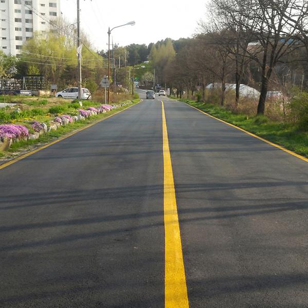 Low noise pavement