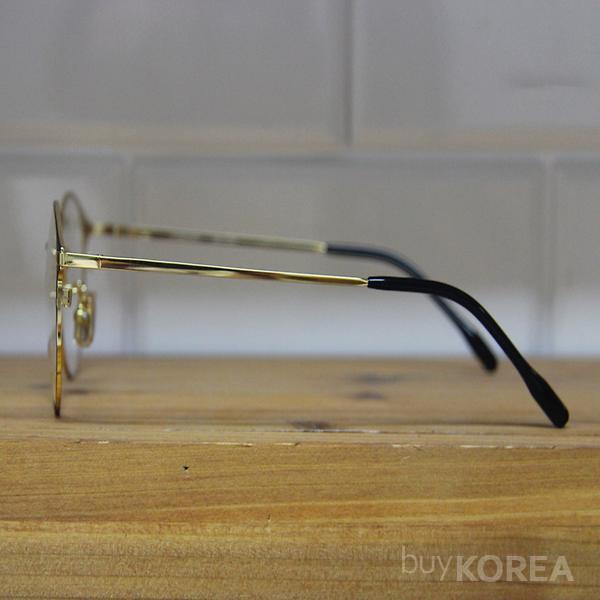 metal glasses
black gold