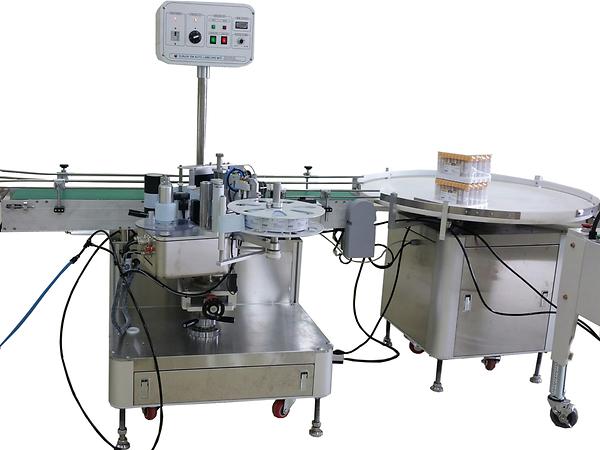 Tray labelling machine