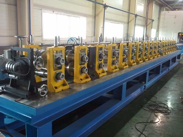 Roll forming machine-3