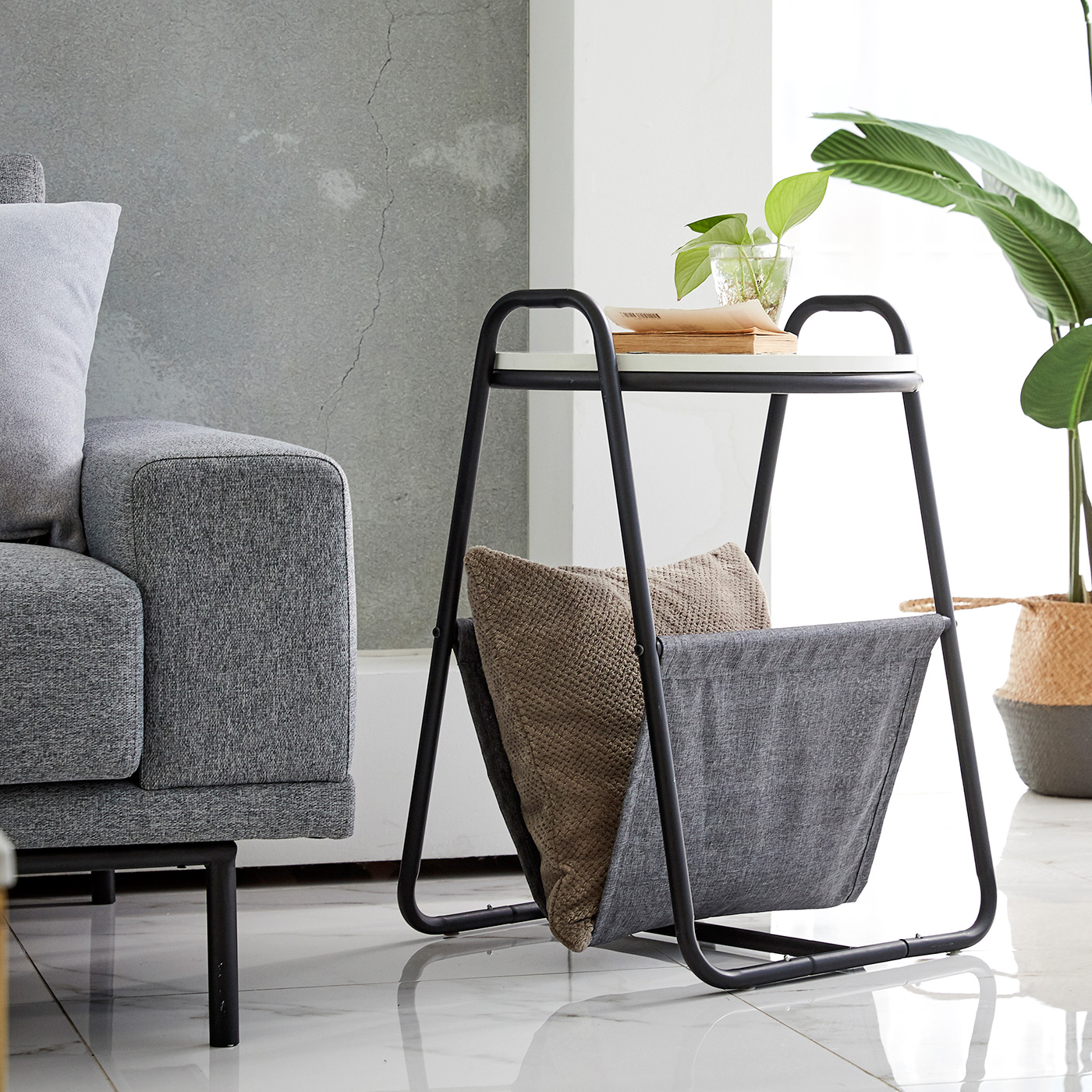 Q244 Side Table with Magazine Rack