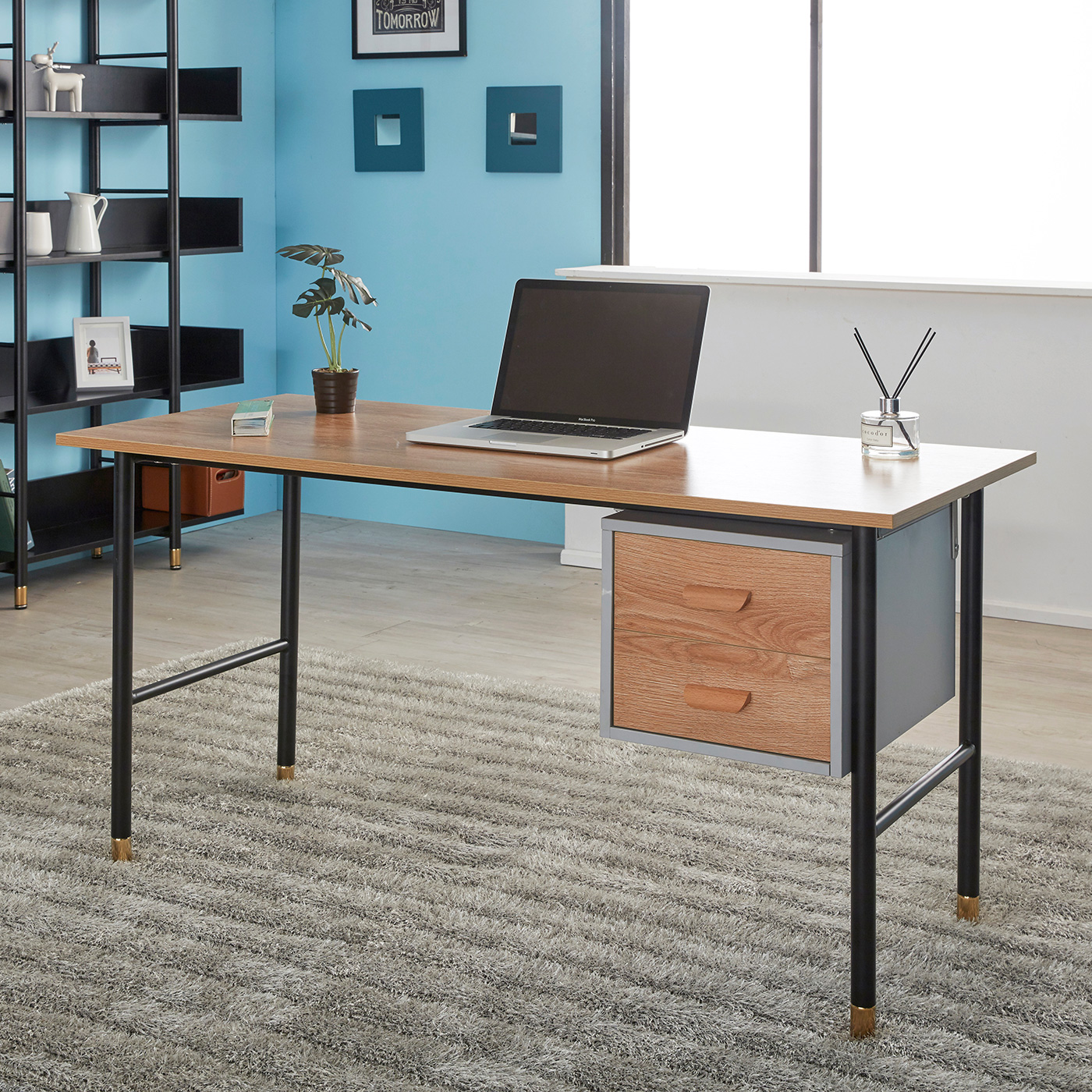 SSD 002 Circle Frame Desk