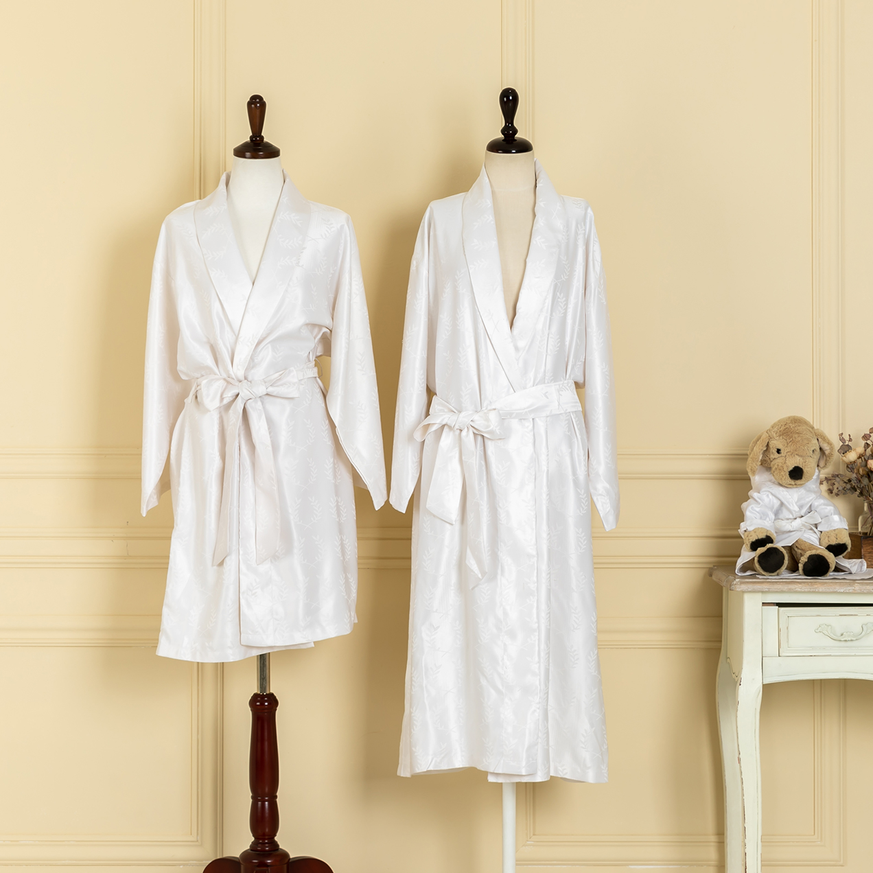 Night gown made of upcycling hotel linen fabric