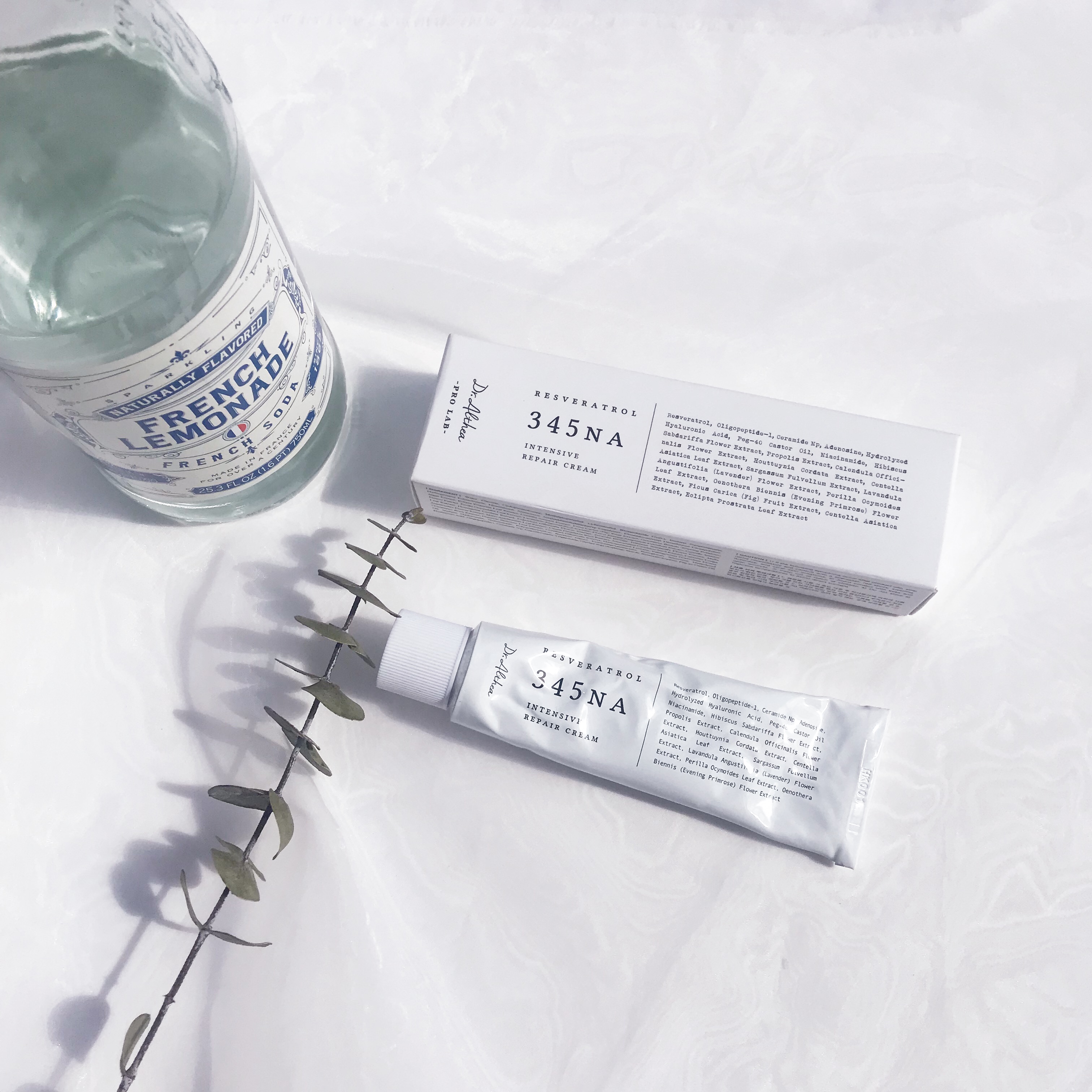 Relieves Acne-prone and Inflamed Skin
