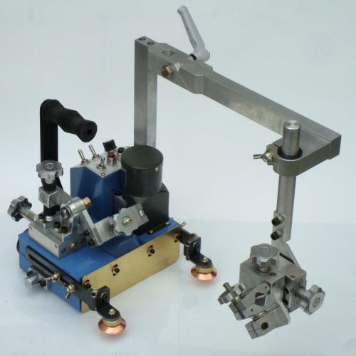 Portable welding tractor 