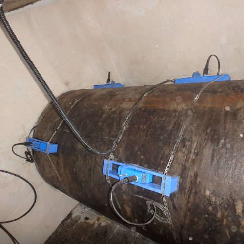 Measure liquid flow outside of pipe