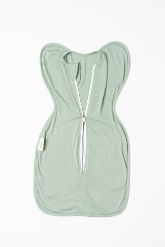 a two-way zipper gives more convenience for both babies and parents