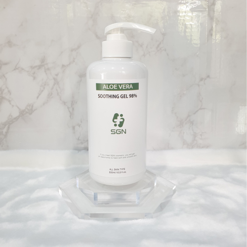 Hydrates dry face and body for calming effects