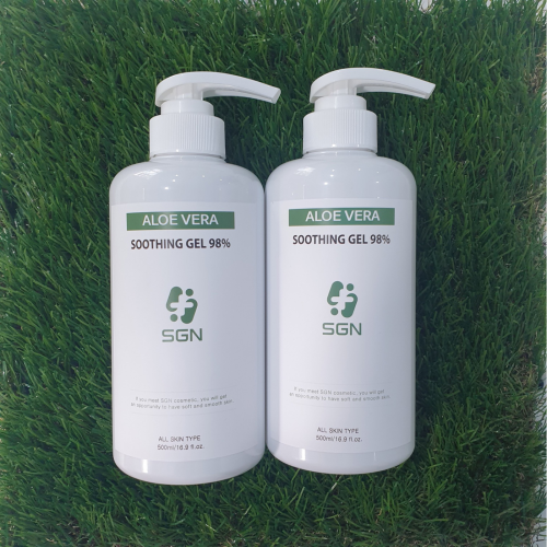 Hydrates dry face and body for calming effects