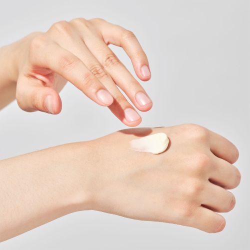 Contains New Zealand Manuka honeyUMF15