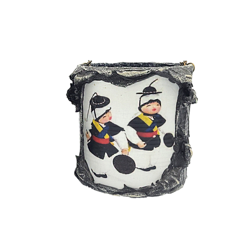 Interior accessories using household waste