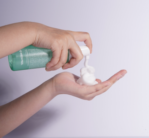 Dutch Tea Bubble Cleanser texture