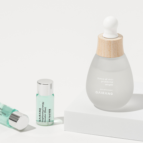 Ampoule that mixes booster