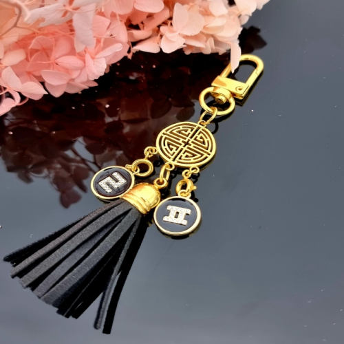 Hangul Consonant Keychain black gold
