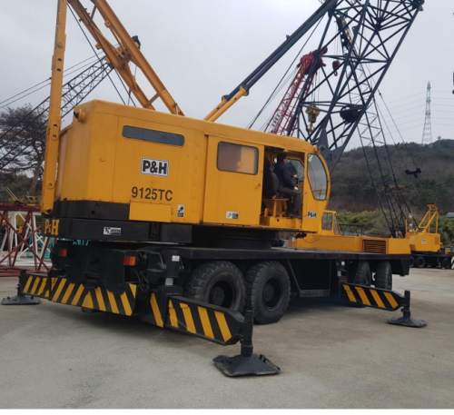 127T Truck Crane
