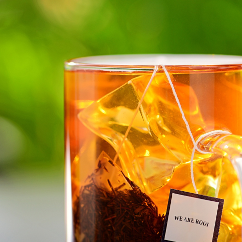 Iced vanilla caramel rooibos tea