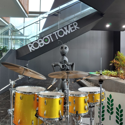 Robot Drummer ANT showcased in Incheon Robot Tower