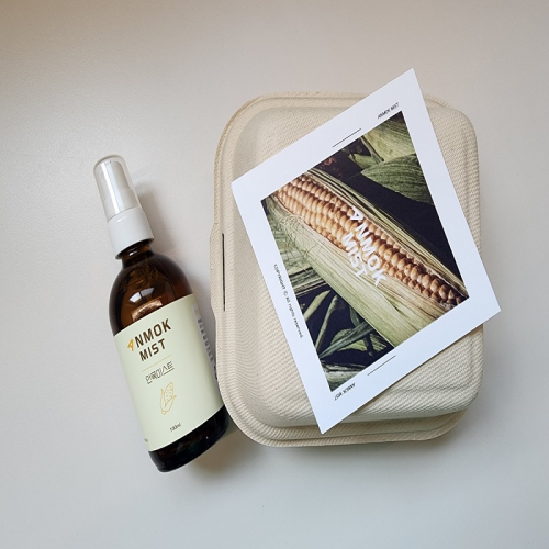 The moisture mist using corn husk extracts