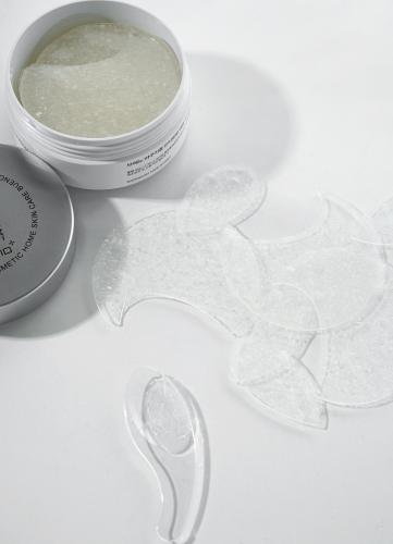 Enriched with moisturizing hydrogel beads