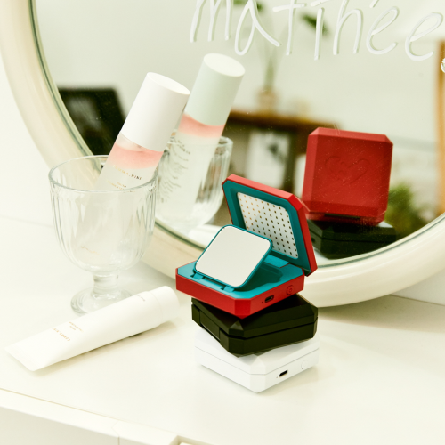 LED Skin Light Therapy Irradiation Device