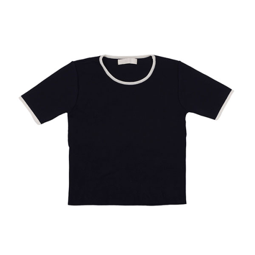 the t-shirt with a white collar