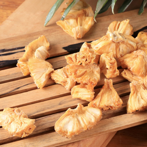 Dried pineapples without any sugar and additive