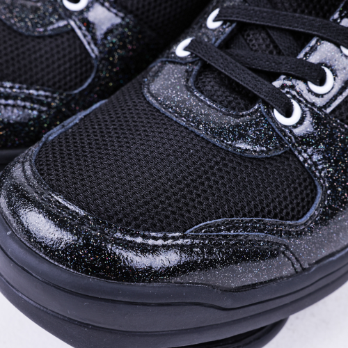Rotating shoes that give you exercise just by walking