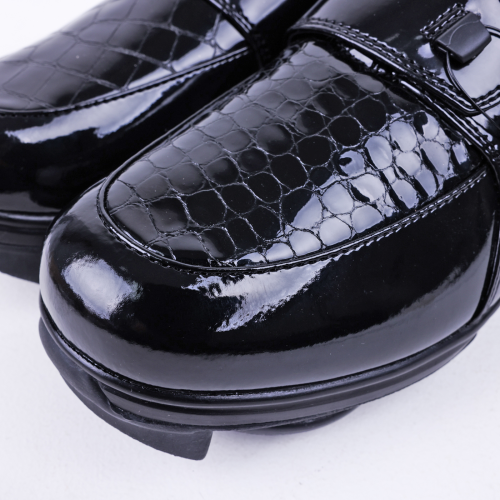 Rotating shoes that give you exercise just by walking