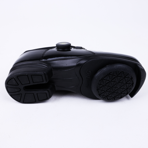 Rotating shoes that give you exercise just by walking