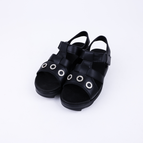Rotating shoes that give you exercise just by walk