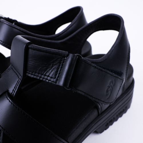 Rotating shoes that give you exercise just by walk