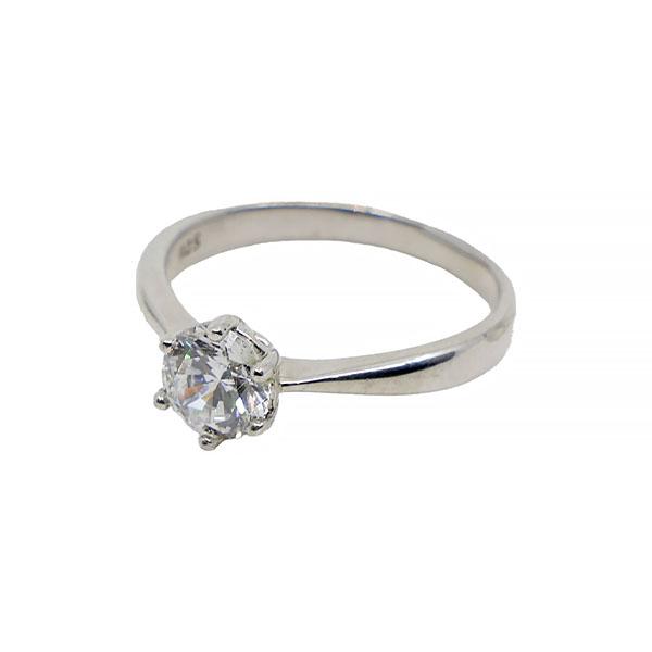 solitaire engagement ring with diamond