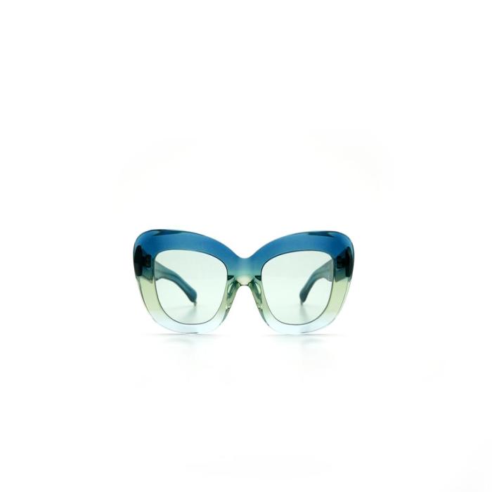 Volume1 is a Cats Eye-style stylish pair of sunglasses.