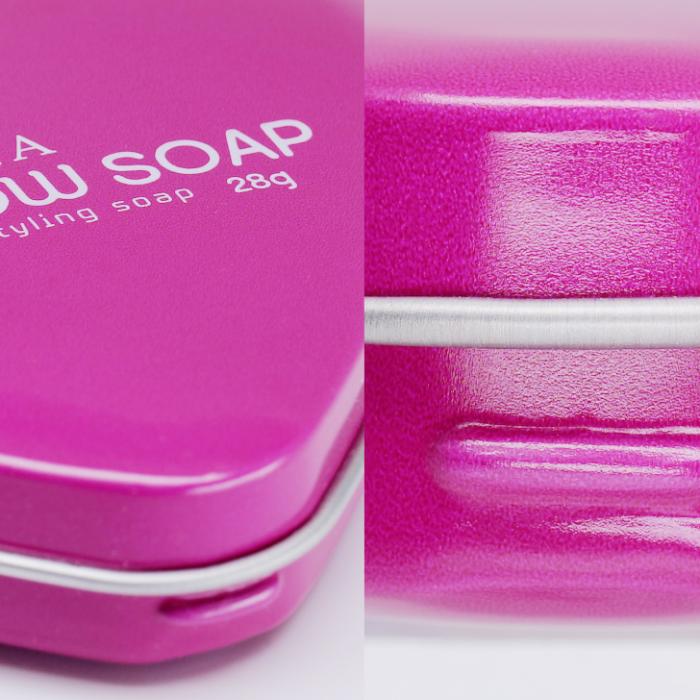 BRONA BROW SOAP  - brow styling soap -
NATURAL & FULL BROW 
FOR NATURAL BROWS - BRONA BROW SAOP
A must Have item for lively eyebrows. 

For a moist and lively look all the day
Fascinating impression from the perfect eyebrows.
Eyebrow makeup is an essential item for fashionistas!