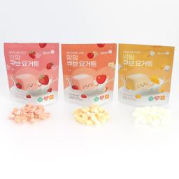 Mom Mom Cube Yogurt - Strawberries, Apples, Cheese