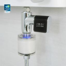 It works automatically when you turn on the water without the need for electricity or batteries due to the principle of self-generation