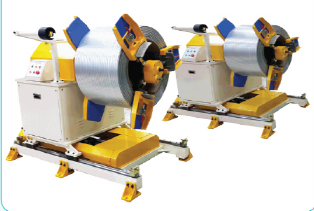 Uncoiler
The coil-shaped wire is inserted into a rotating core rod, and a part of the outer circumference is taken out and released while rotating the coil body.