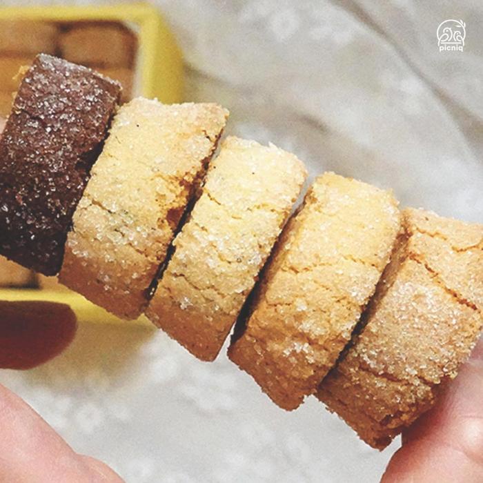 PICNIC Rice Sabre Cookie - Earl Gray : Homemade snack filled with sincerity