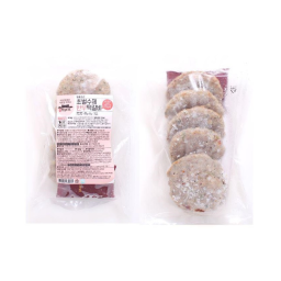 Let me introduce tteok-galbi, which has an attractive chewy texture. If you take a bite, you can feel the rich juices along with the sticky texture. It can be used as a lunch box side dish as well as a simple main menu. Enjoy it with the accompanying sauce and moist with a sweet flavor.