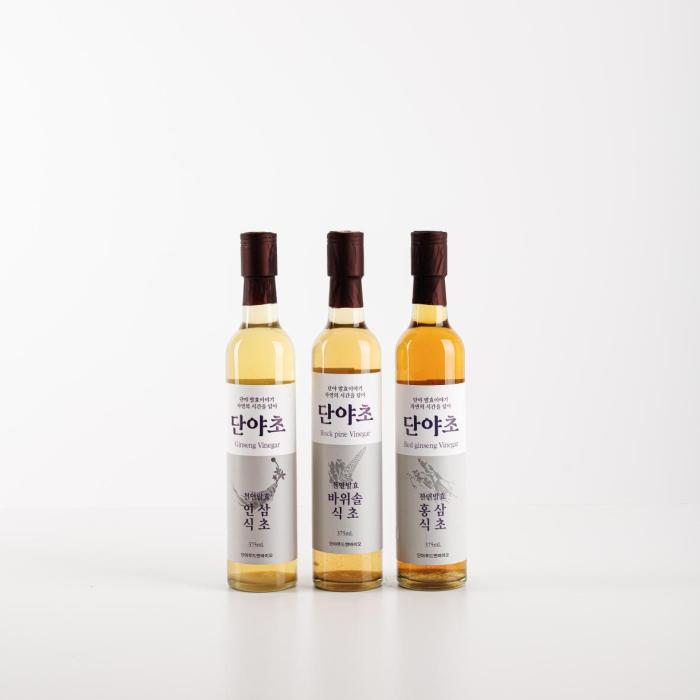 Danya Vinegar