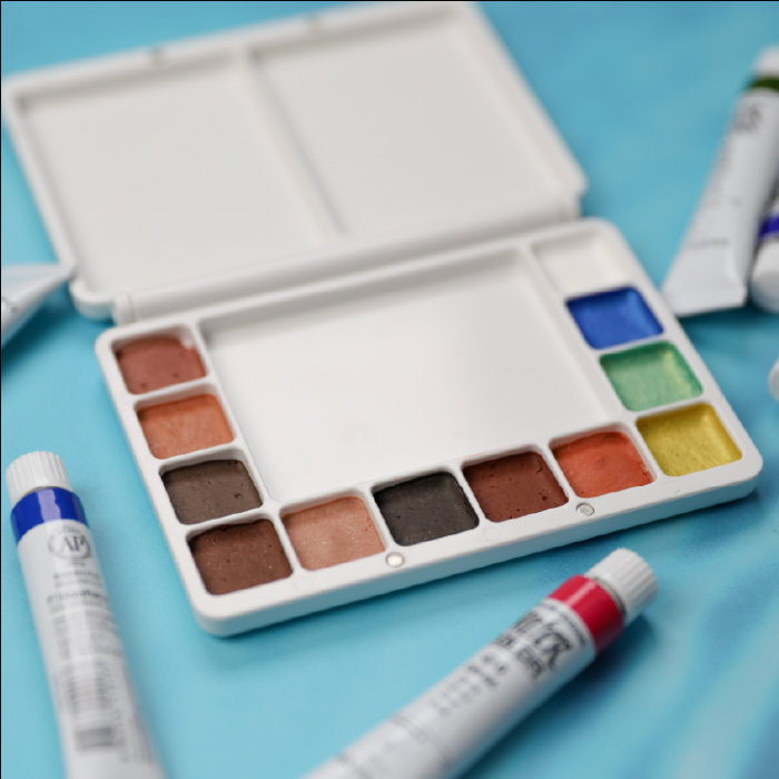 This is a 12-color watercolor paint set upcycled from discarded cosmetics.