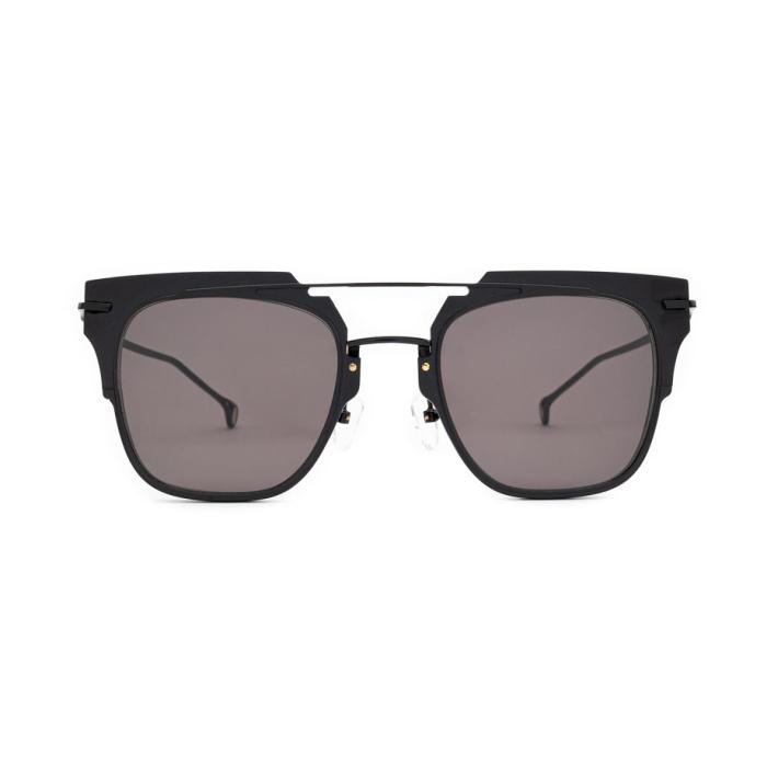 black aviator sunglasses
