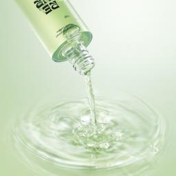 A specialized pore and sebum care line that suppresses reflux sebum, which causes deep pores and skin problems, with Korean persimmon leaf ingredients and tannin complexes