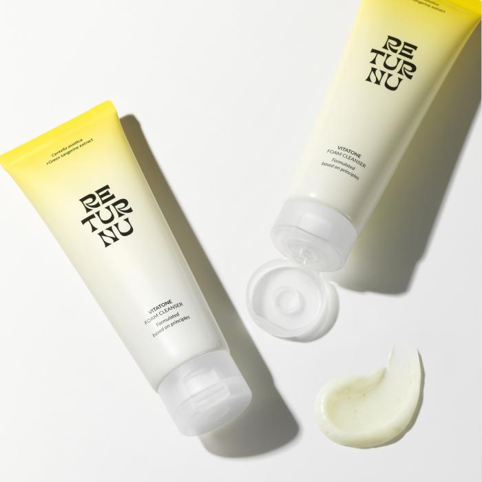 A non-acidic, hypoallergenic cleanser that washes away chronic darkening and changes skin tone to an even skin tone