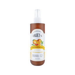 The fresh and sweet fruity scent spreads softly, creating a lively atmosphere.