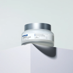 Oil-free cream with optimal pH level of 5.5 that soothes the skin with hyaluronic acid